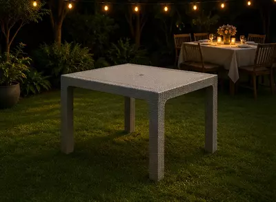 Kvadrat “PREMIUM” plastik stoli -